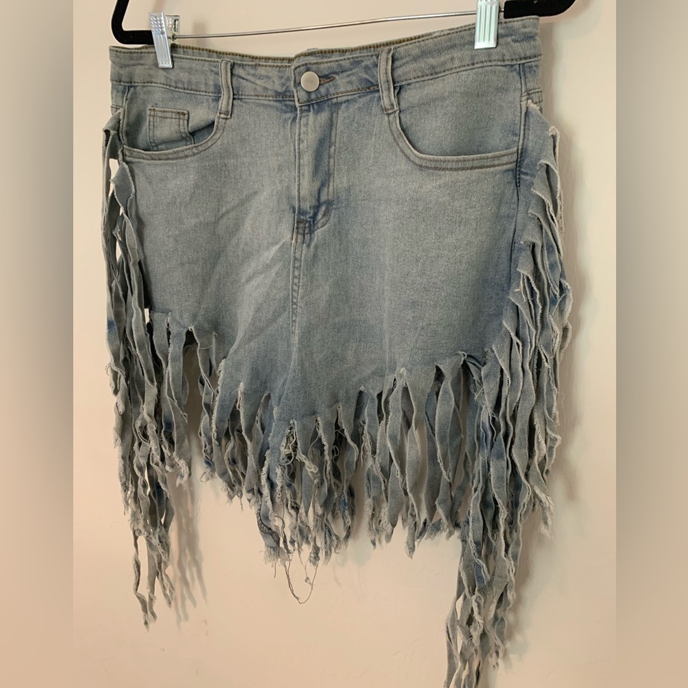 Jeans Fringe Booty Denim Shorts High Waisted NWOT
Sz 2XL Western Cowgirl Boho - Picture 10 of 11
